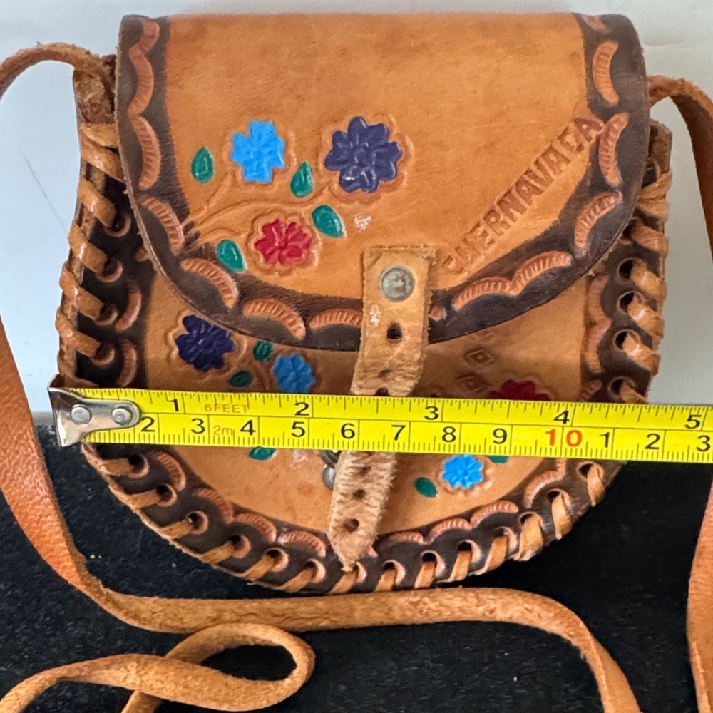 Vintage Handcrafted hand tooled Floral Tan Leather Crossbody Bag - Picture 8 of 9